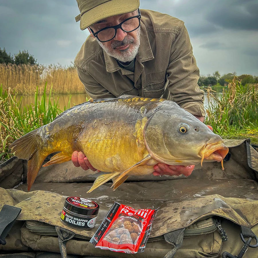 https://willyworms.co.uk/cdn/shop/files/fjuka-paste-wrapped-boilies-fishing-bait-fishmas-pellets-pop-ups-willy-worms-164.jpg?v=1684763584