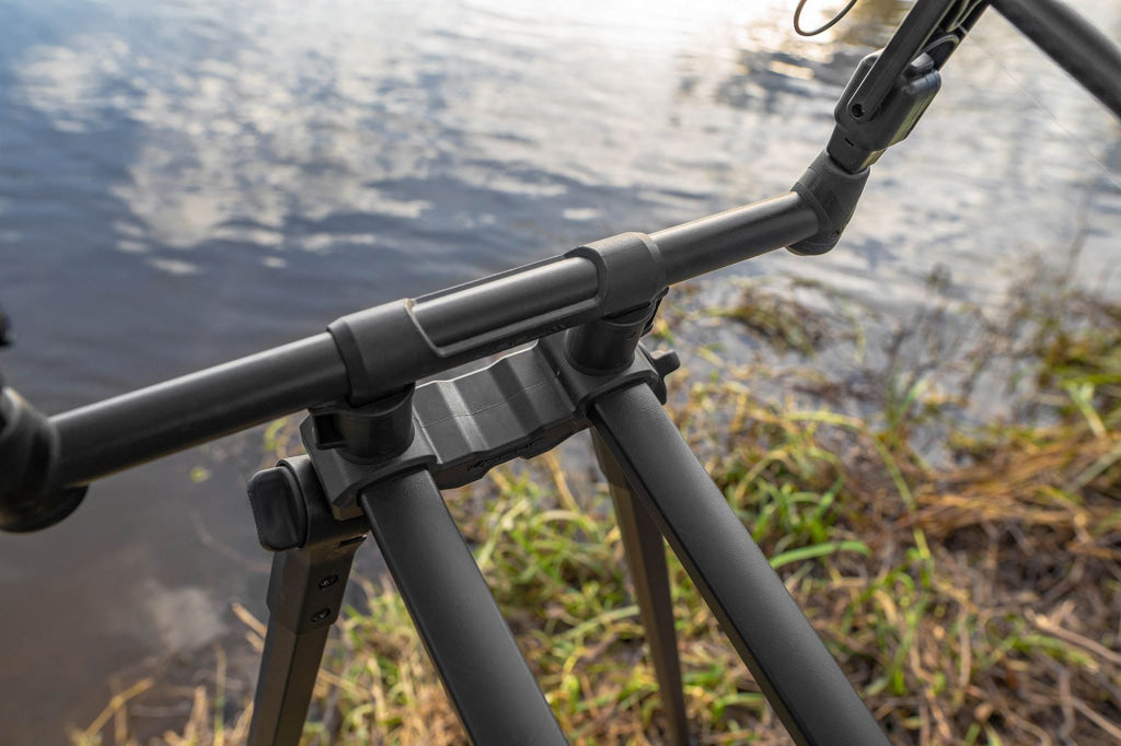 Korum Deluxe River Tripod Title Carp Accessories