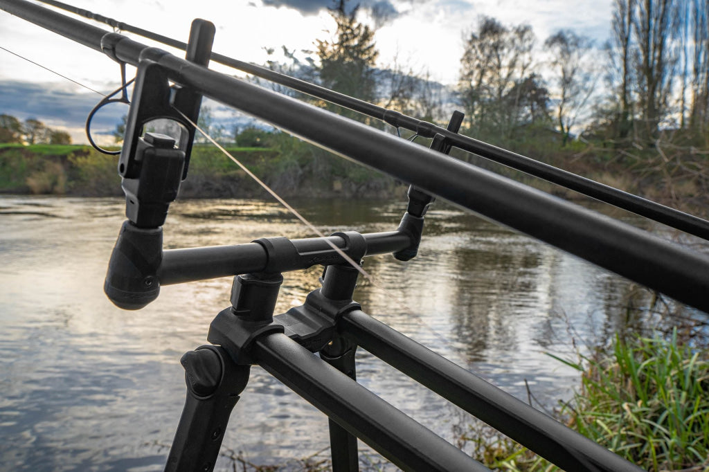 Korum Deluxe River Tripod Title Carp Accessories