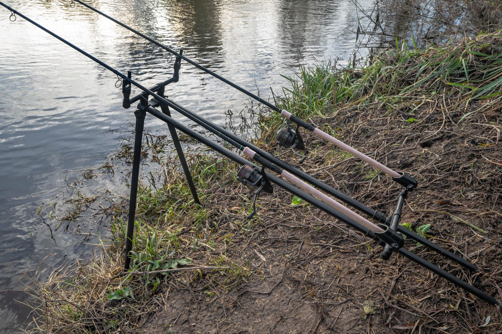 Korum Deluxe River Tripod Title Carp Accessories