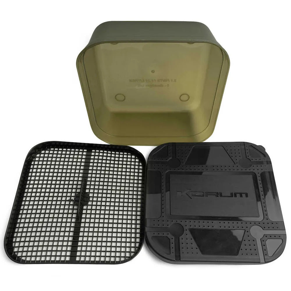 Korum Maggot Tub 2 Pint & Riddle 1.2l Bait Box
