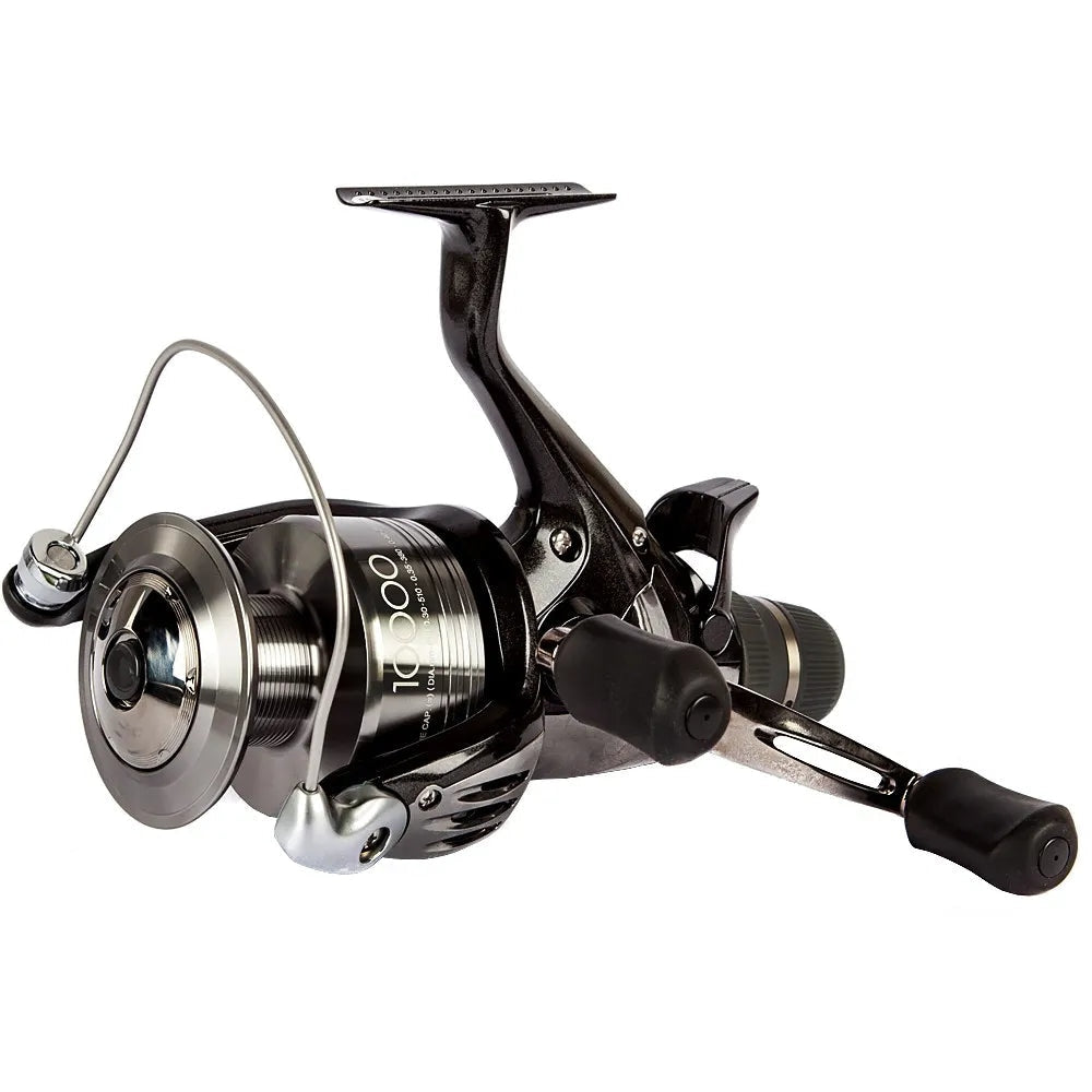 https://willyworms.co.uk/cdn/shop/files/shimano-baitrunner-xt-rb-reels-clear-fishmas-match-coarse-willy-worms-723.jpg?v=1700494799