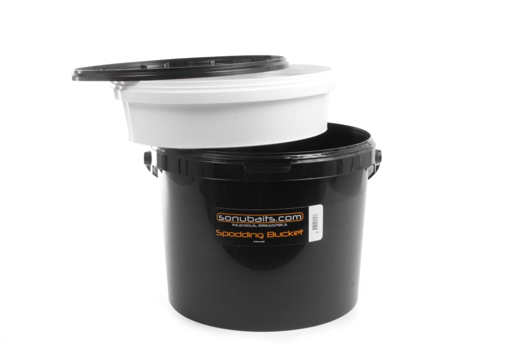 SonuBaits Spodding Bucket 16 litre Bait Accessories